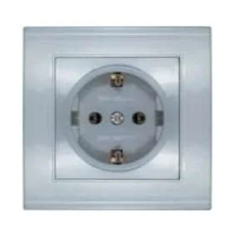 Розетка 1-м СП Бриллиант 16А IP20 с заземл. серебр. UNIVersal 7949872